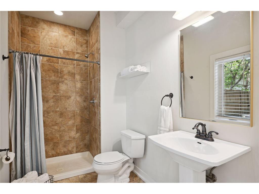 1086 11th Avenue SE Minneapolis MN 55414 6822284 image8