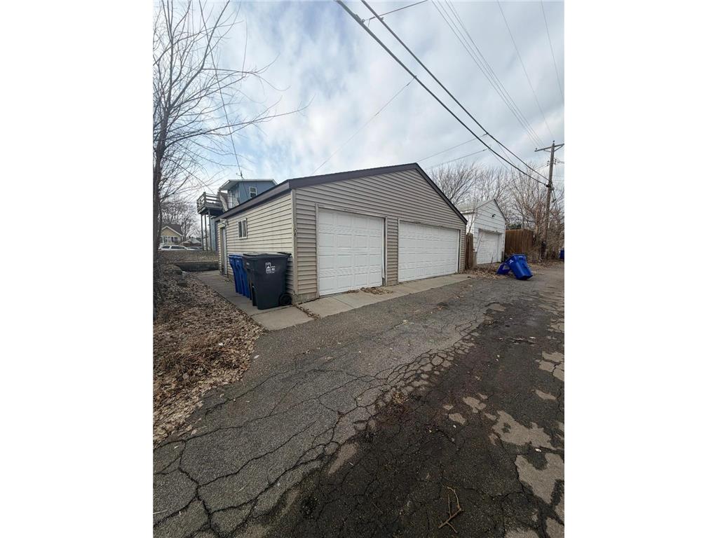 1086 Galtier Street Saint Paul MN 55117 7032492 image3