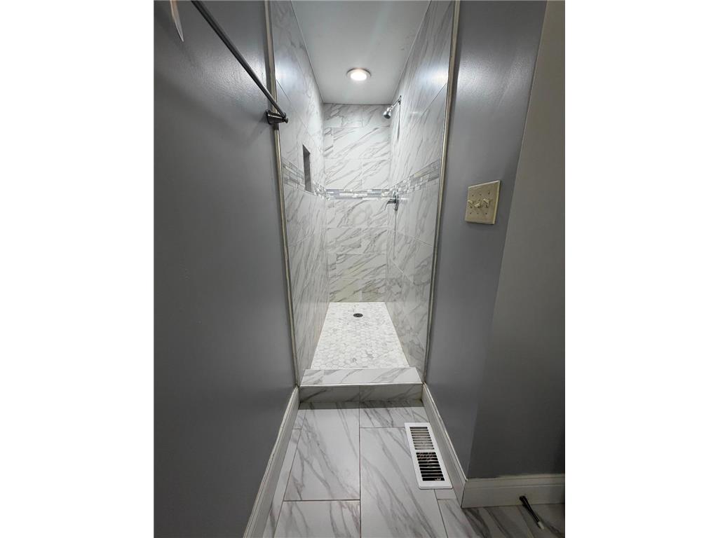 1086 Galtier Street Saint Paul MN 55117 7032492 image7