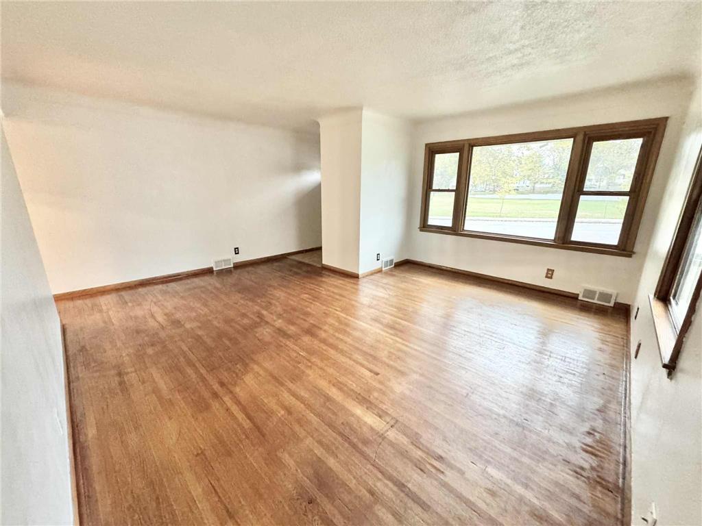 1086 Margaret Street Saint Paul MN 55106 6809319 image10