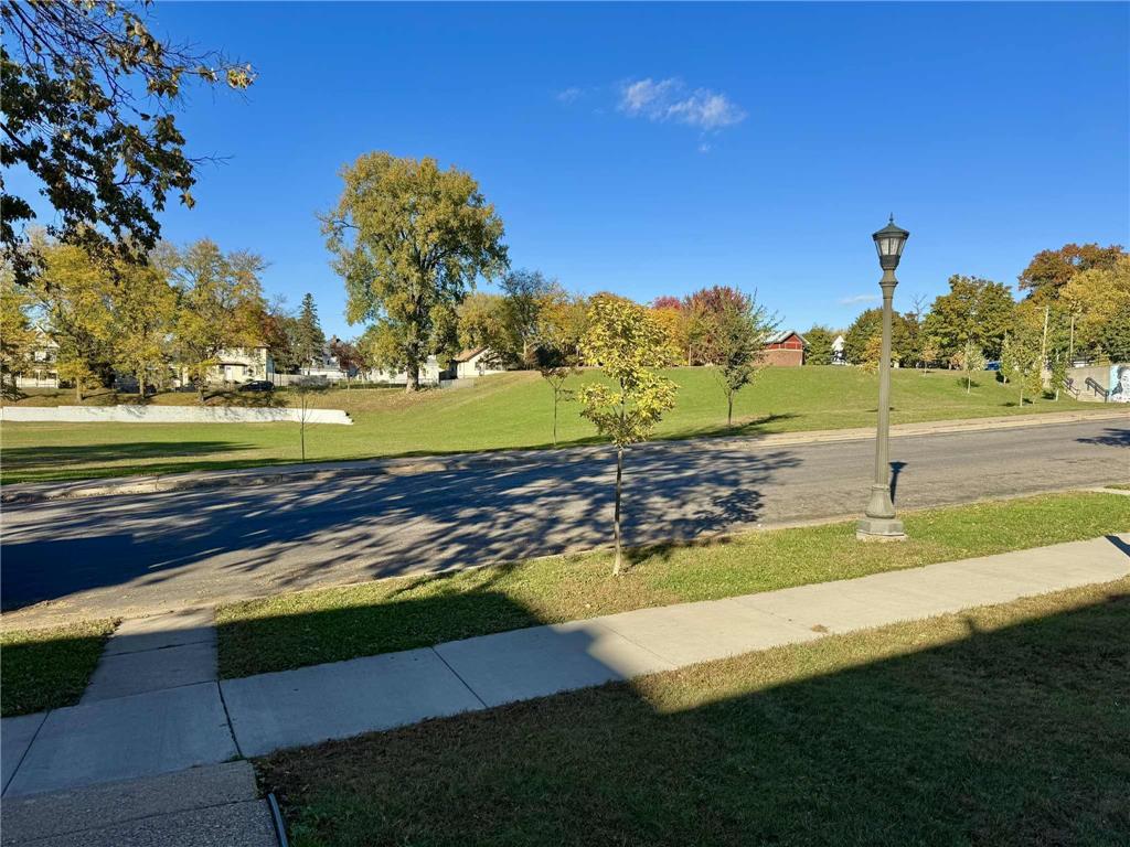 1086 Margaret Street Saint Paul MN 55106 6809319 image9