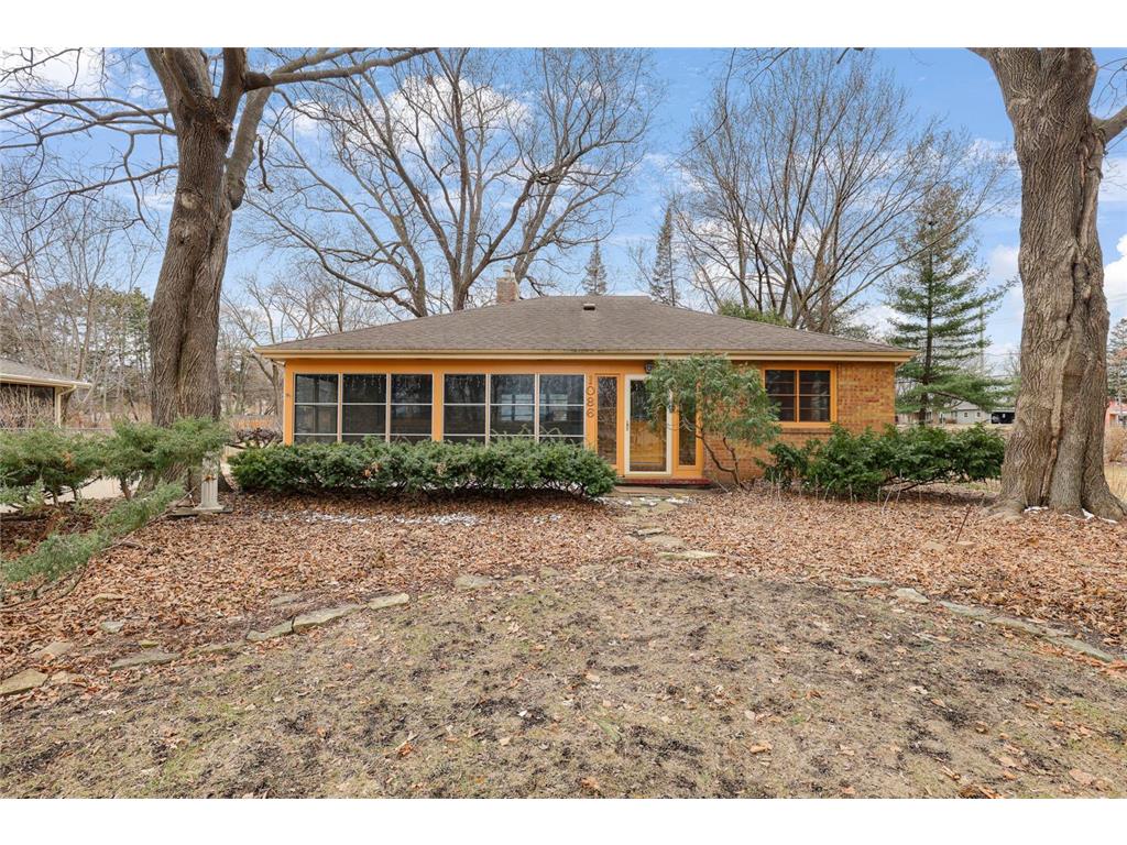 1086 Sherren Street W Roseville MN 55113 6691860 image1