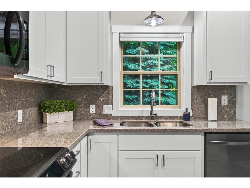 10868 Woodland Drive Chisago City MN 55013 - Green 7096793 image9