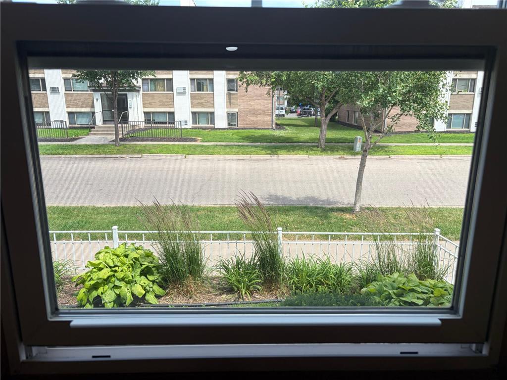 1087 Barclay Street Saint Paul MN 55106 7100760 image16