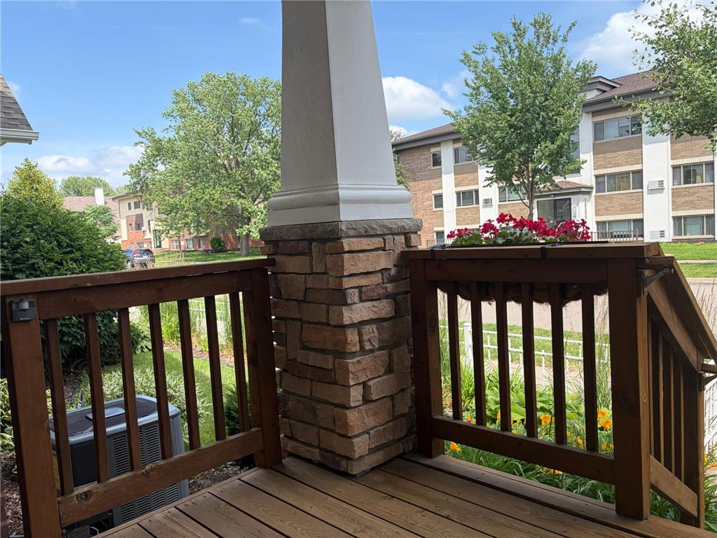 1087 Barclay Street Saint Paul MN 55106 7100760 image3