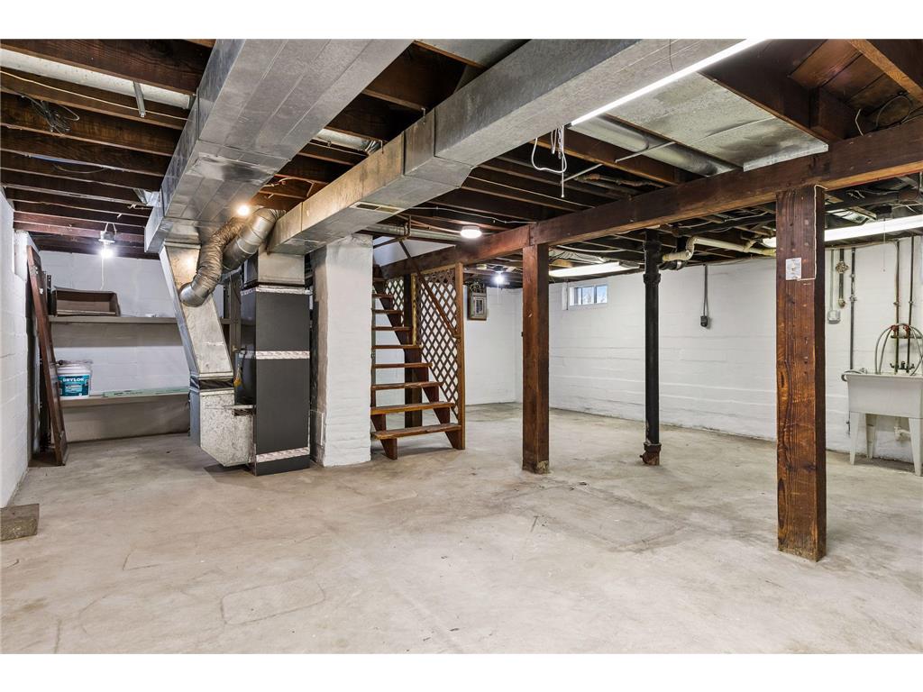 1087 Western Avenue N Saint Paul MN 55117 7060016 image15