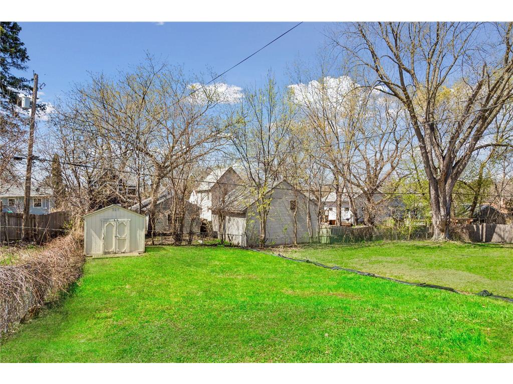 1087 Western Avenue N Saint Paul MN 55117 7060016 image16