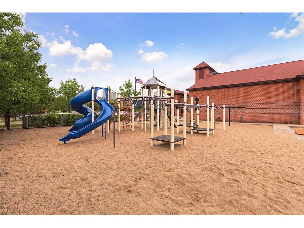 1087 Western Avenue N Saint Paul MN 55117 7060016 image21