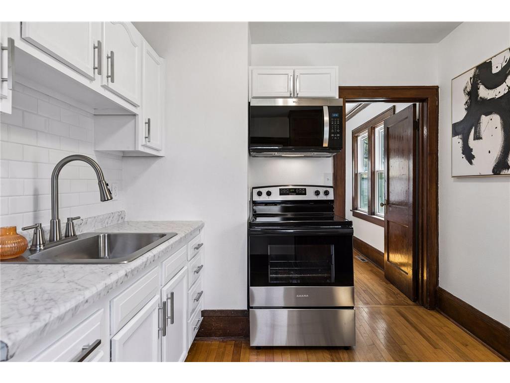 1087 Western Avenue N Saint Paul MN 55117 7060016 image8