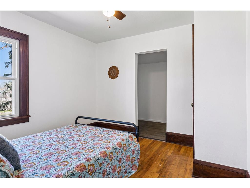 1087 Western Avenue N Saint Paul MN 55117 7060016 image9