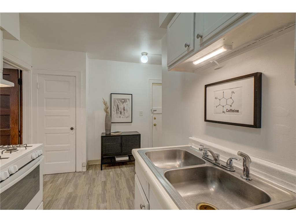 1088 Dayton Avenue Saint Paul MN 55104 7092551 image23