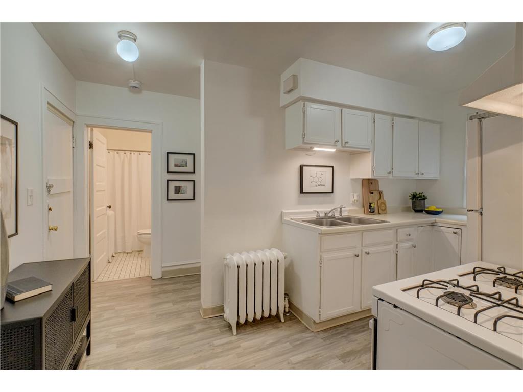 1088 Dayton Avenue Saint Paul MN 55104 7092551 image24