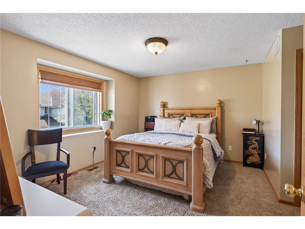 1088 Lovell Avenue W Roseville MN 55113 7067243 image21