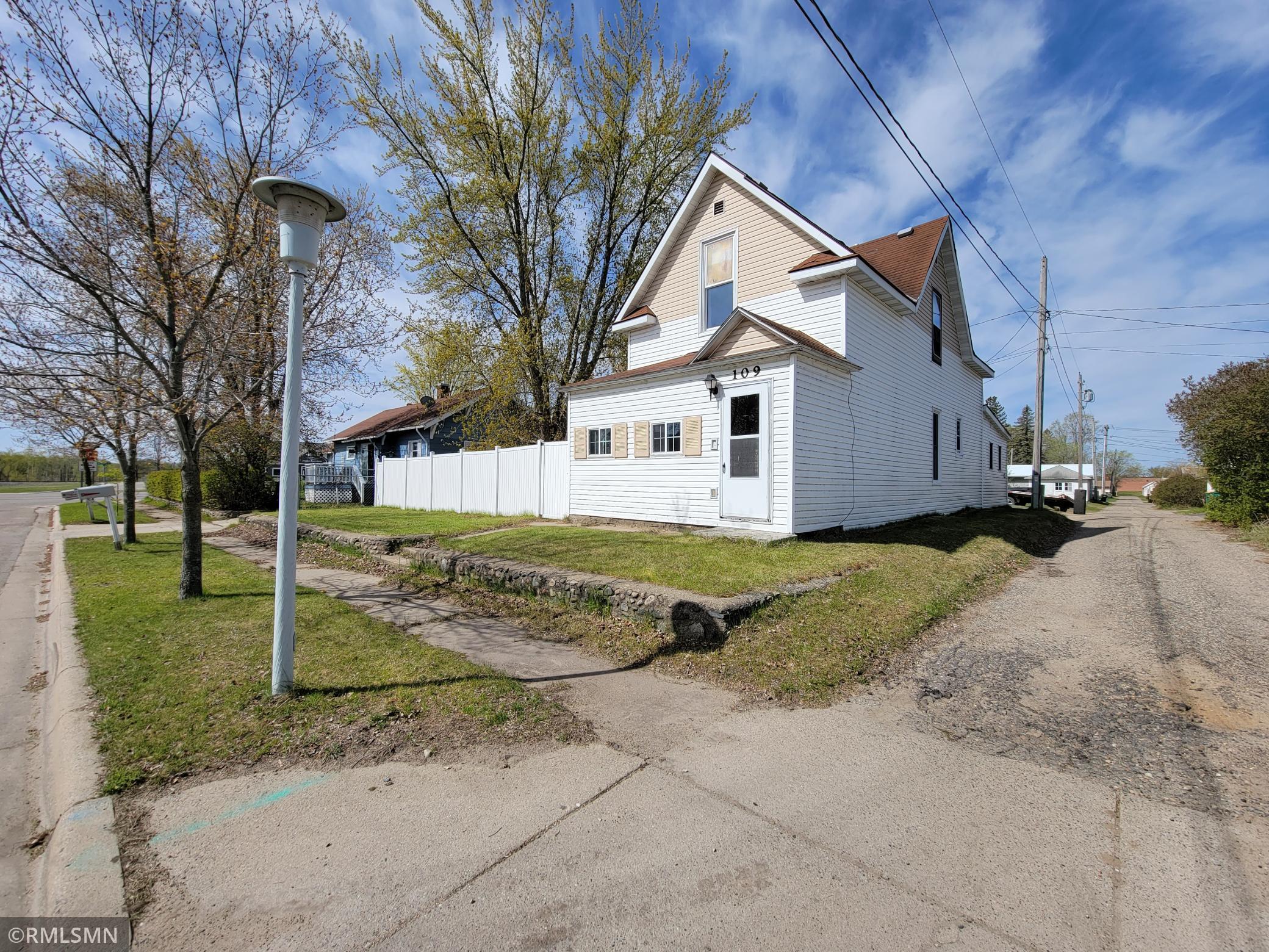 109 10th Street NE, Staples, MN 56479 MLS 5756925 Edina Realty