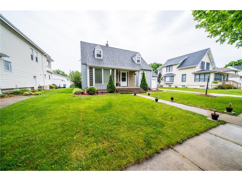 109 2nd St SW Blooming Prairie MN 55917 6728778 image1