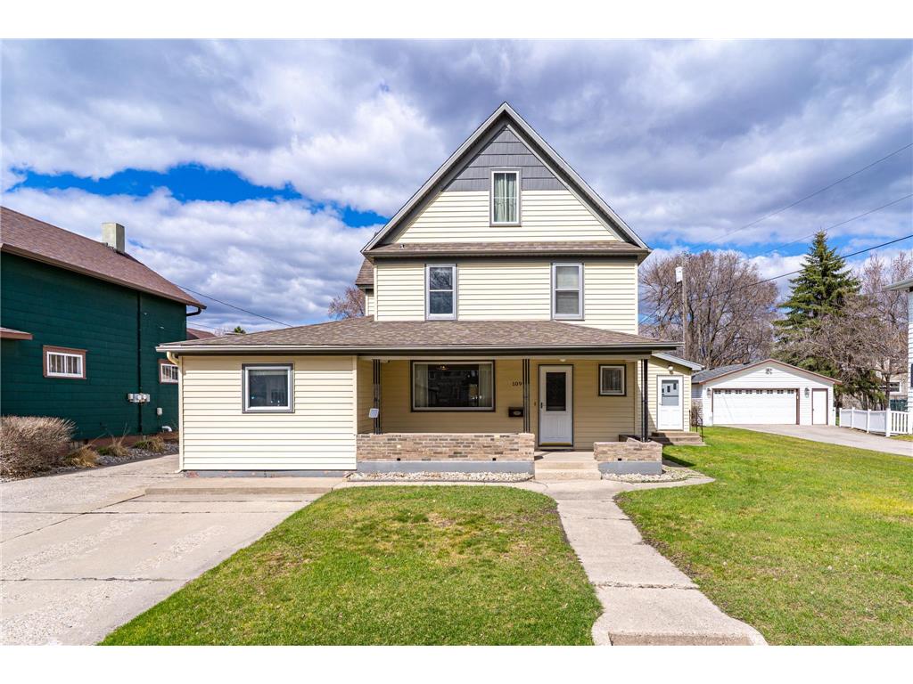 109 E 8th Street Crookston MN 56716 7070724 image1