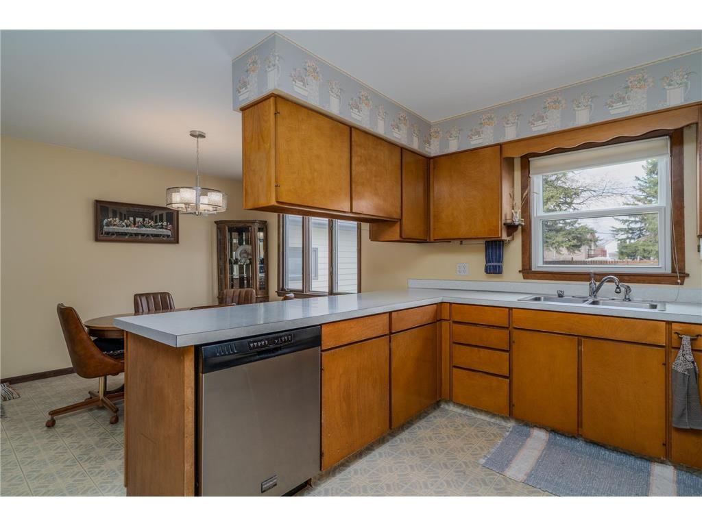 109 E 8th Street Crookston MN 56716 7070724 image5
