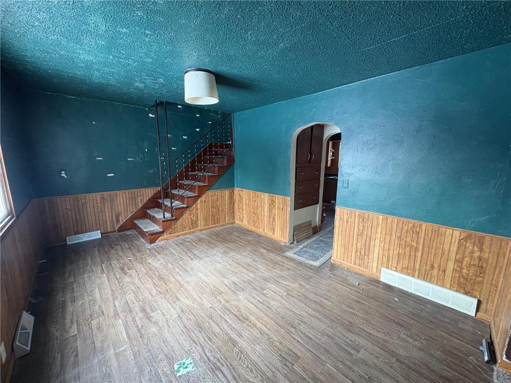 109 E 9th Street Morris MN 56267 7018572 image4