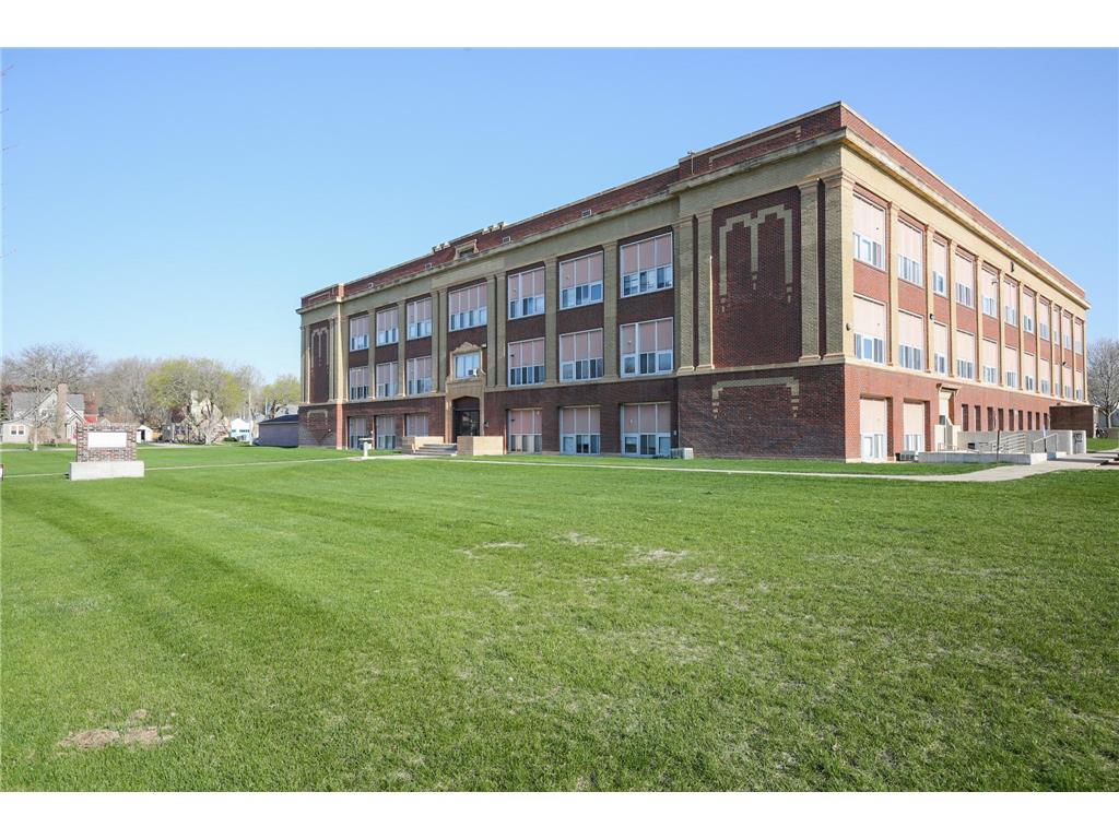 109 E Luverne Street #Units 101-336 Luverne MN 56156 6578414 image3