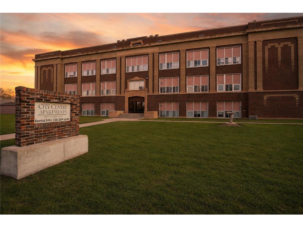 109 E Luverne Street #Units 101-336 Luverne MN 56156 7104049 image1