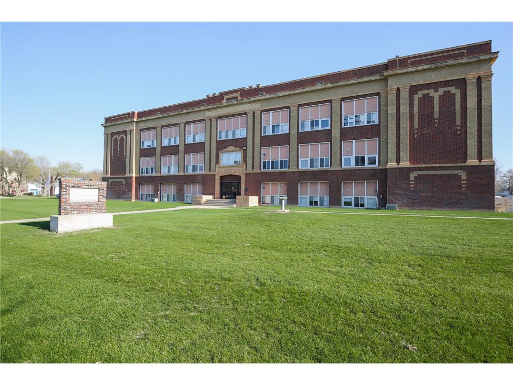 109 E Luverne Street #Units 101-336 Luverne MN 56156 7104049 image5