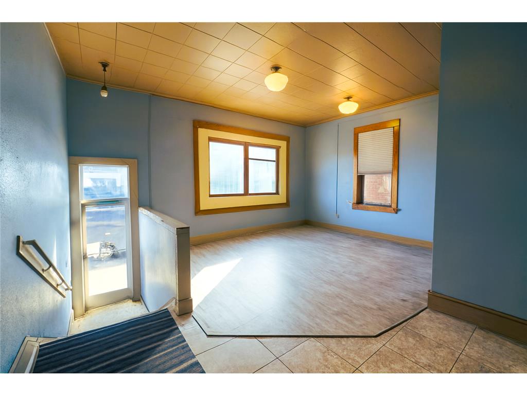 109 N Court Street Fergus Falls MN 56537 7019972 image2