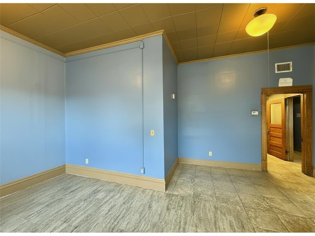 109 N Court Street Fergus Falls MN 56537 7019972 image4