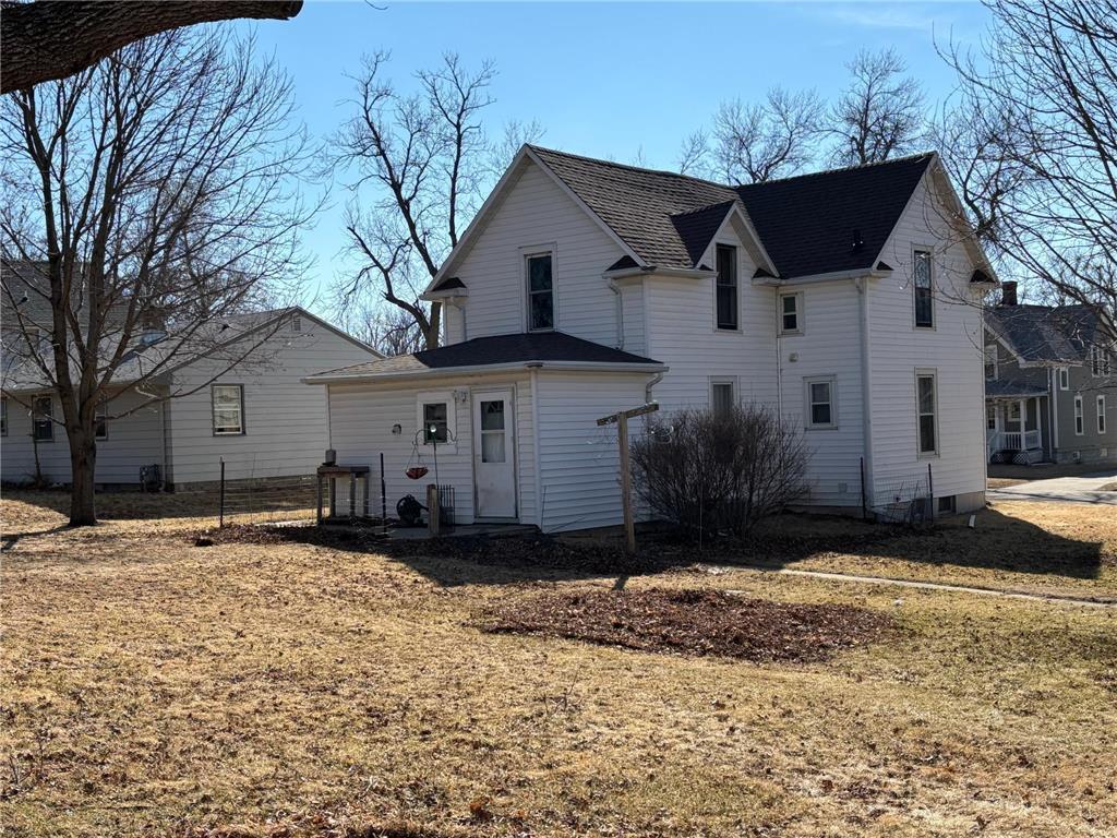 109 N Prairie Street, Hendricks, MN, 56136 | MLS: 6697498 | Edina Realty