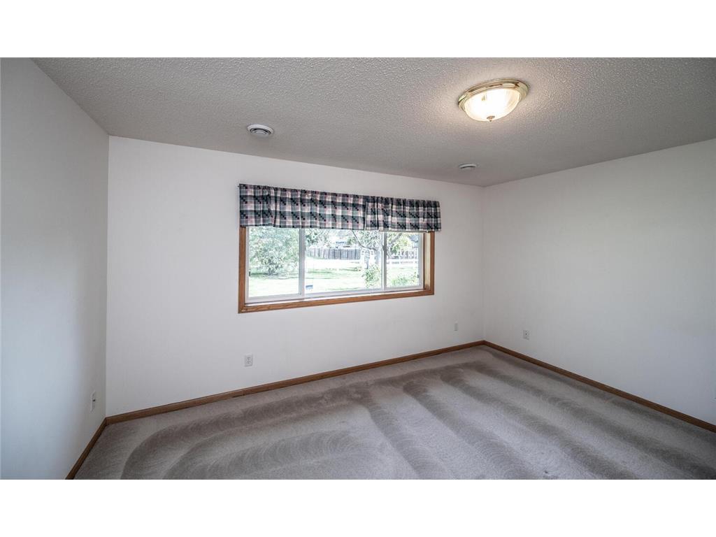 109 Oak Street Farmington MN 55024 6797930 image17