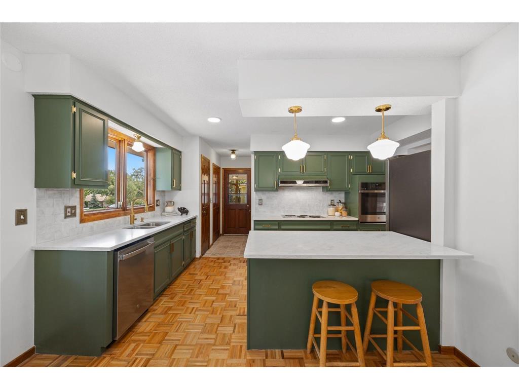 109 Pony Lane W Apple Valley MN 55124 6557271 image1