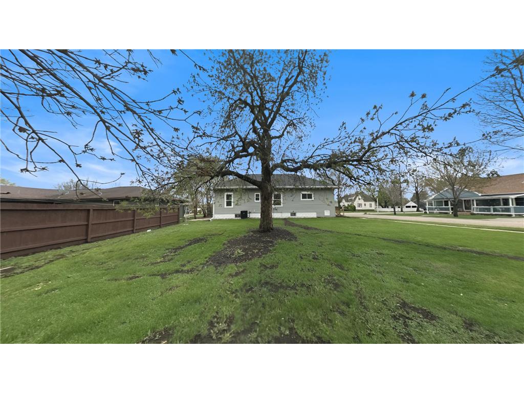 109 S Cottage Grove Avenue Luverne MN 56156 7086961 image3