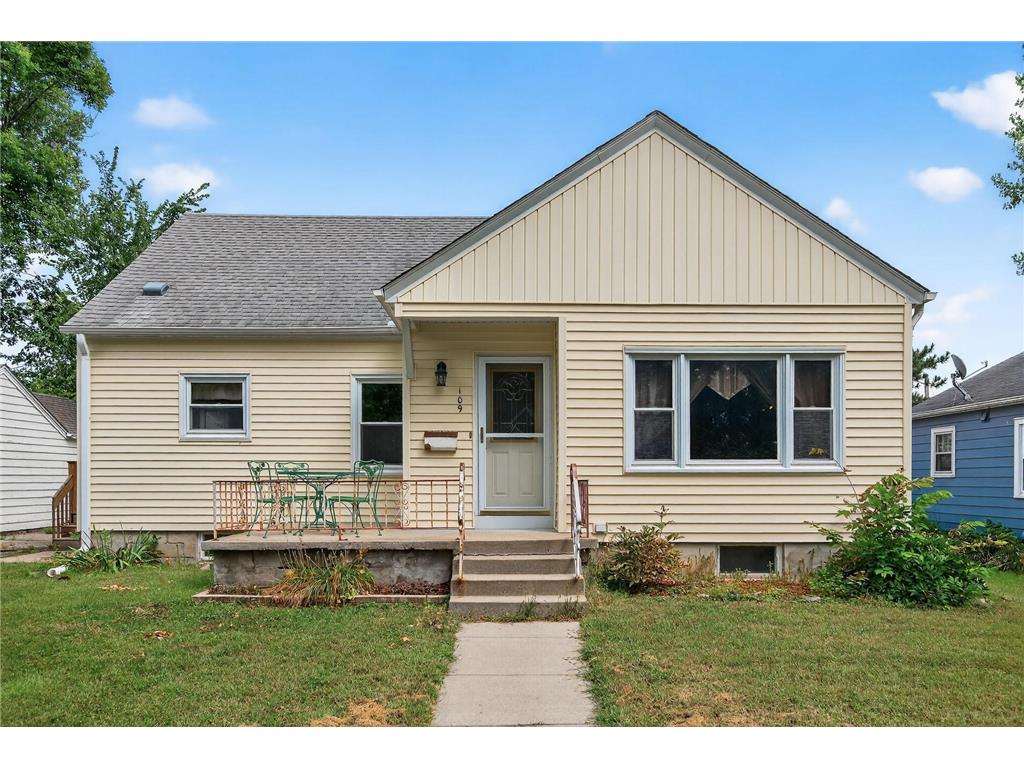 109 S Elm Street Chaska MN 55318 6768701 image1