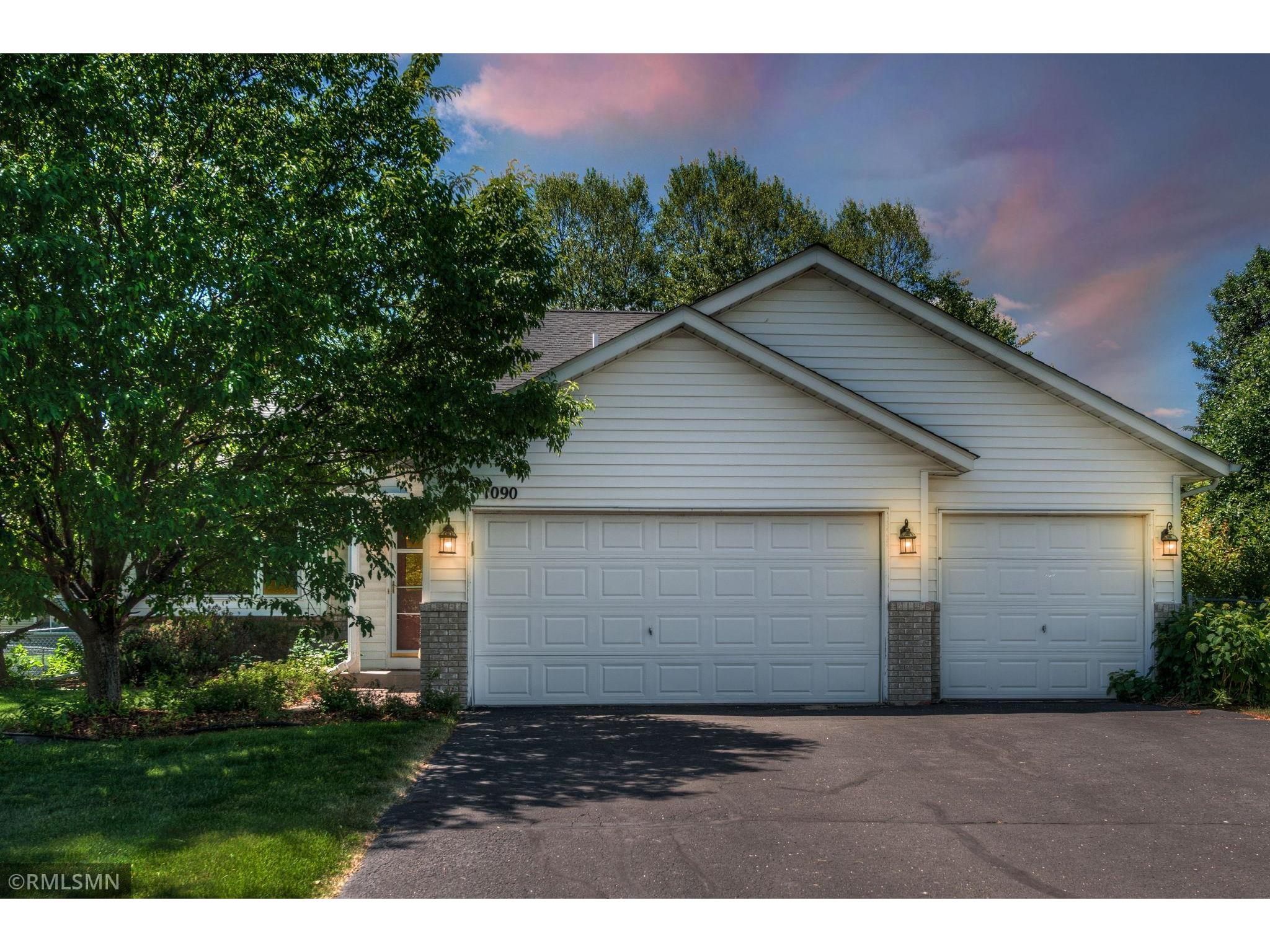 1090 Heather Drive, Woodbury, MN 55129 MLS 5762237 Edina Realty