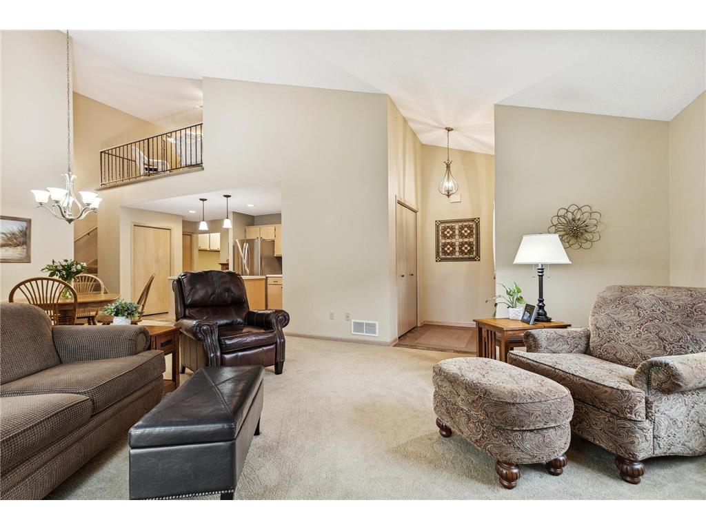 1091 Aston Circle Burnsville MN 55337 6715029 image2
