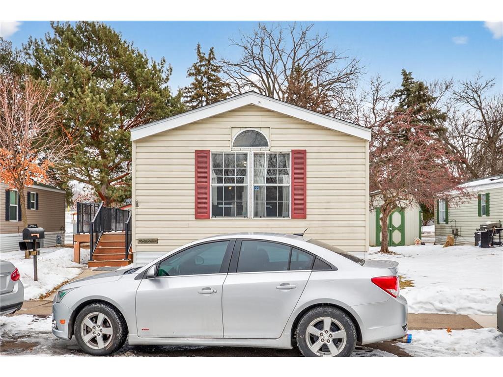 1091 E Cessna Drive New Brighton MN 55112 7019854 image2