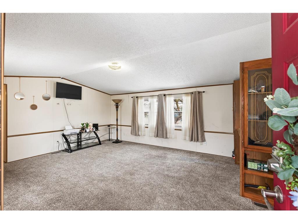 1091 E Cessna Drive New Brighton MN 55112 7019854 image5