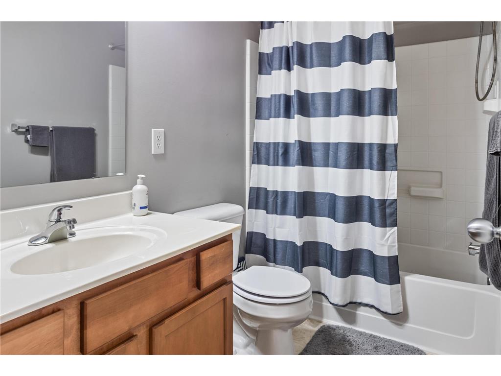 10910 Goodhue Street NE #B Blaine MN 55449 7054669 image32