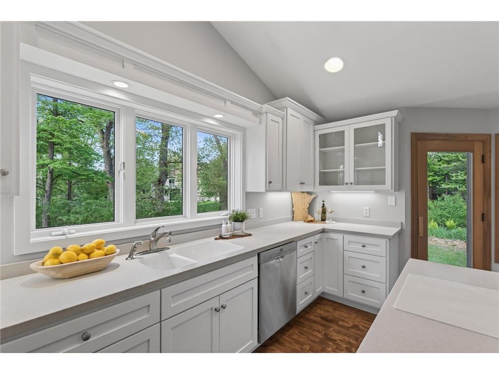 10920 Flanders Court NE Blaine MN 55449 7067170 image16