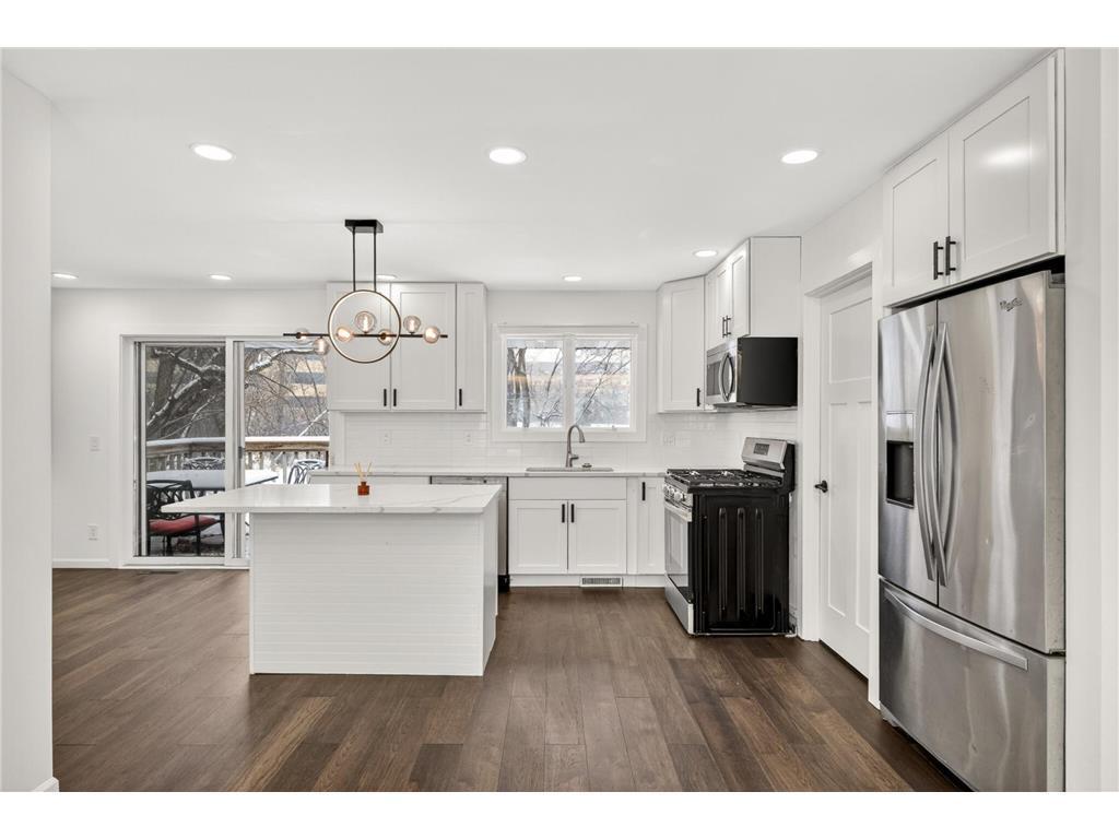 10920 Oak Knoll Terrace N Minnetonka MN 55305 7087720 image2