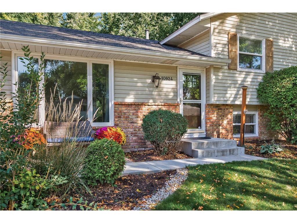 10924 101st Place N Maple Grove MN 55369 6807796 image1