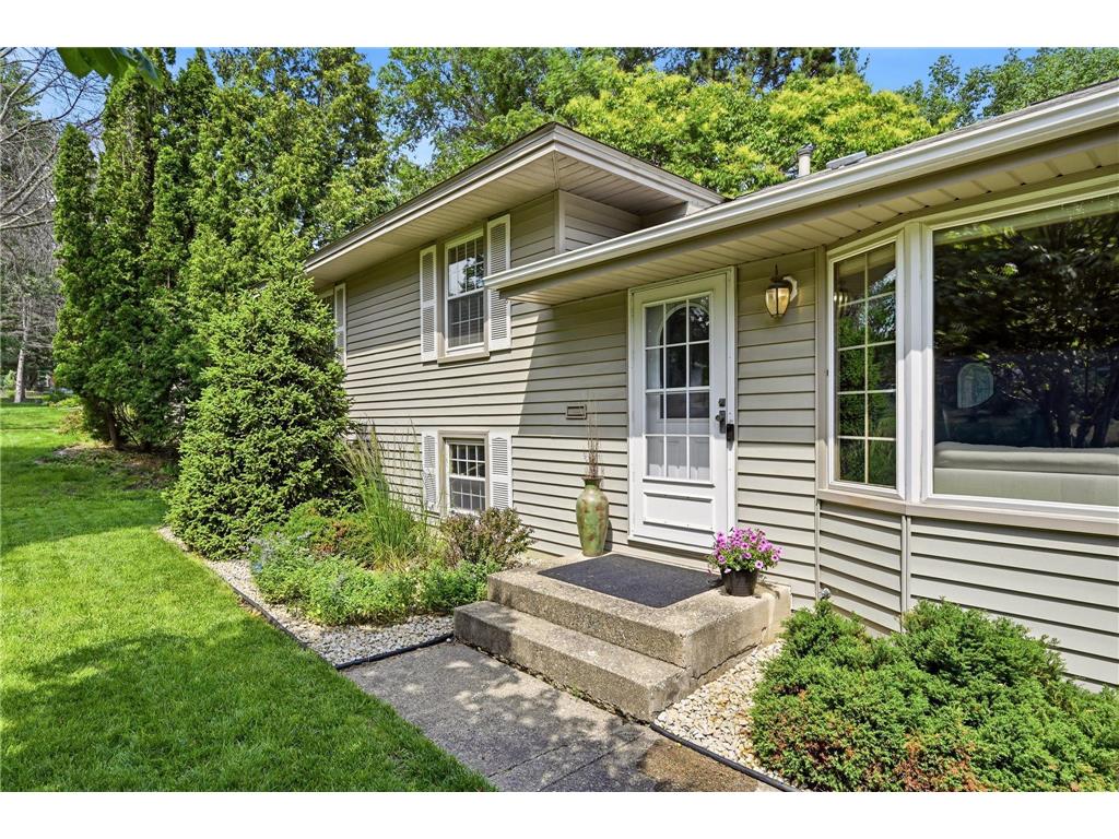 10925 Russell Avenue S Bloomington MN 55431 7105114 image3