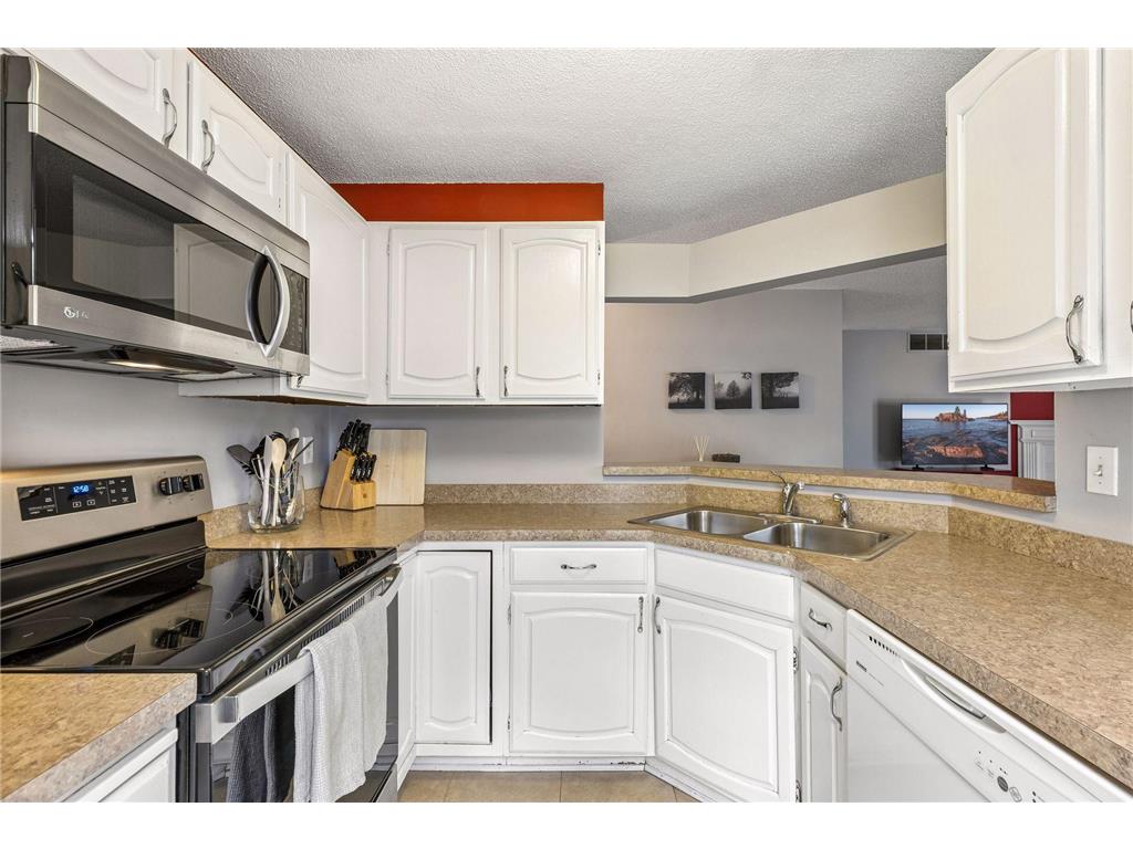 10929 Rhode Island Avenue S Bloomington MN 55438 7056025 image6