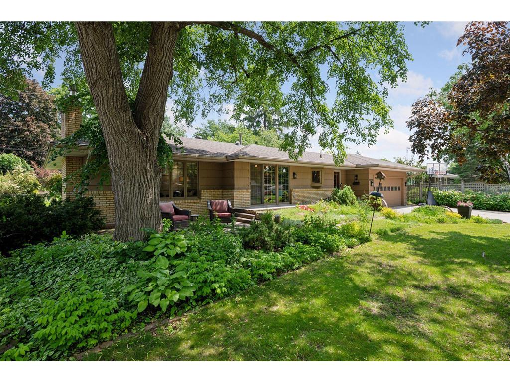 10933 Chowen Avenue S Bloomington MN 55431 6729711 image1