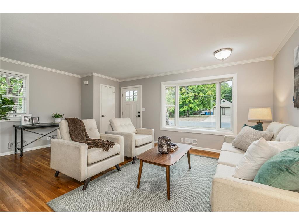 10933 Irwin Avenue S Bloomington MN 55437 6585649 image1