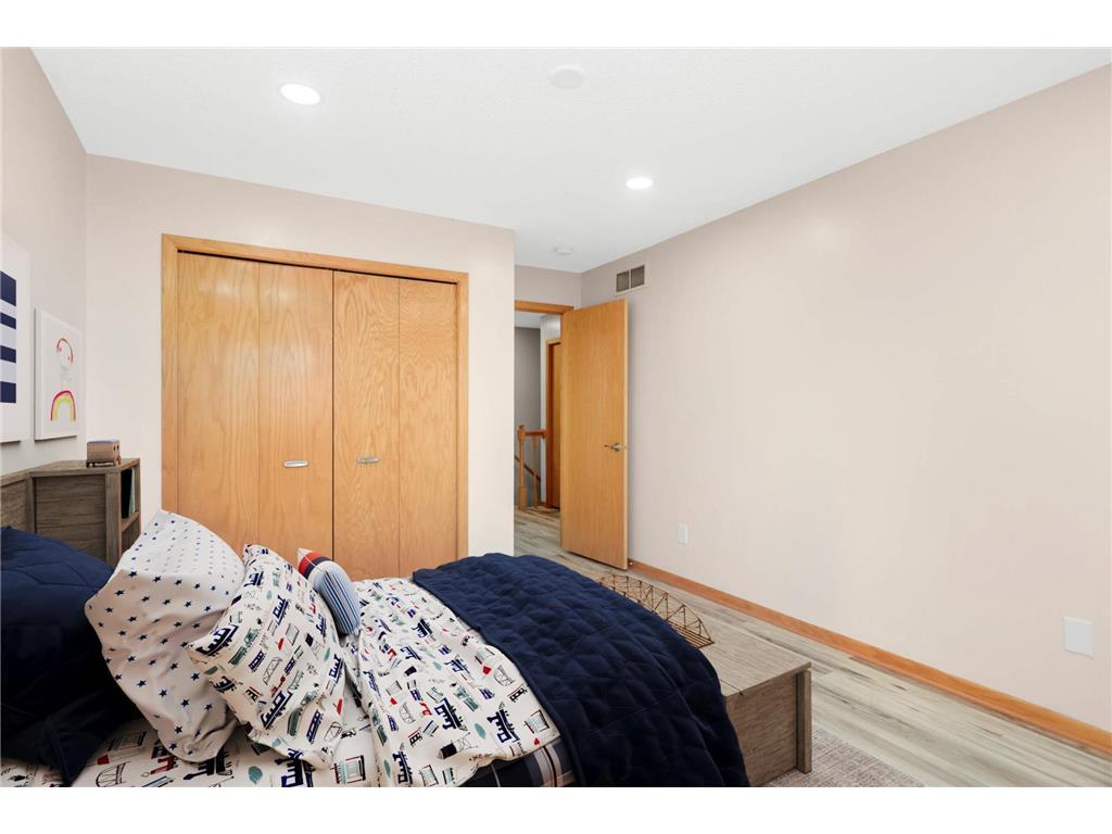 10935 Oregon Avenue S Bloomington MN 55438 7003333 image16