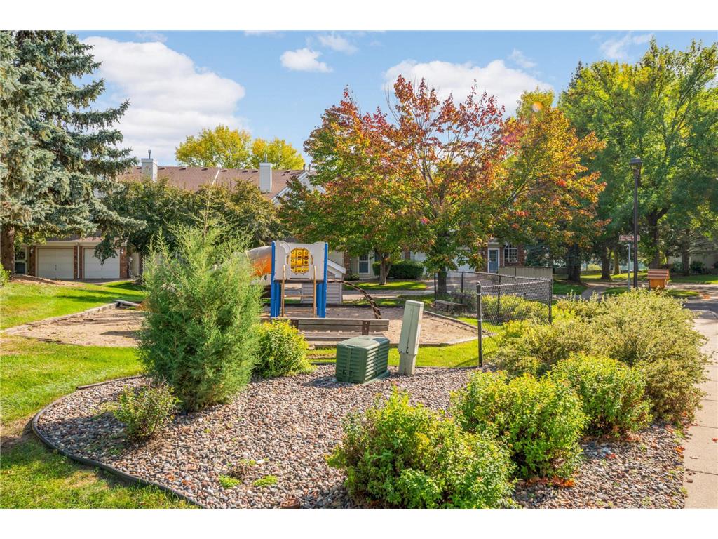 10935 Oregon Avenue S Bloomington MN 55438 7003333 image24