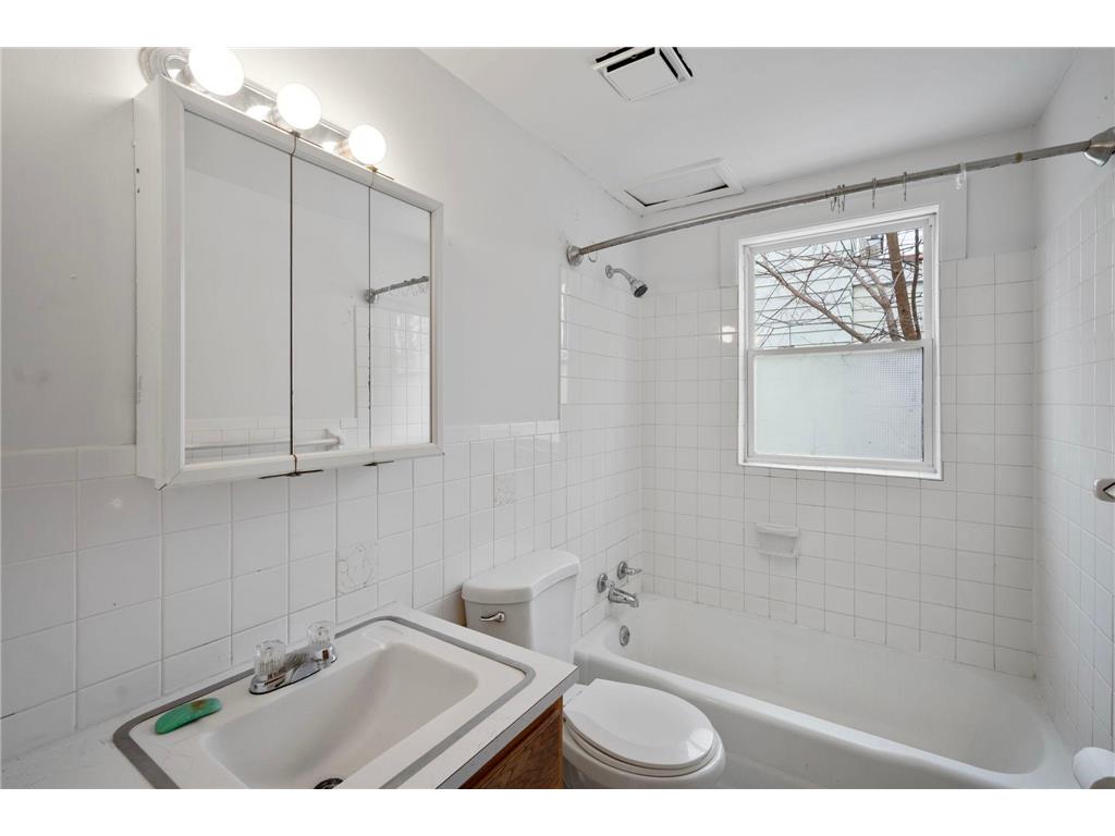 1094 25th Avenue SE Minneapolis MN 55414 7093682 image15
