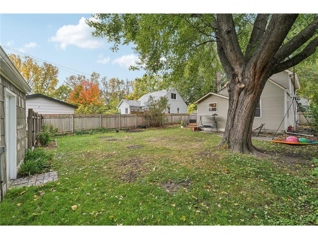 1094 Argyle Street Saint Paul MN 55103 7004559 image13