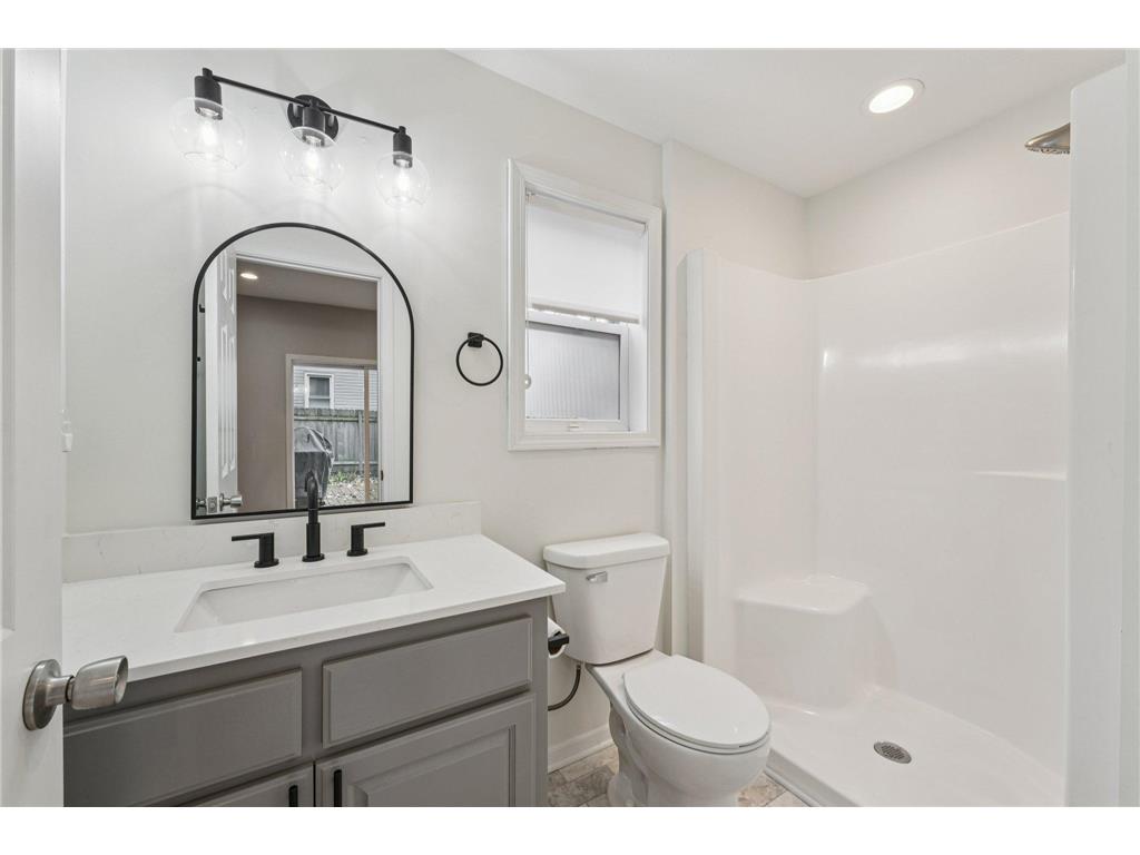 1094 Argyle Street Saint Paul MN 55103 7004559 image6