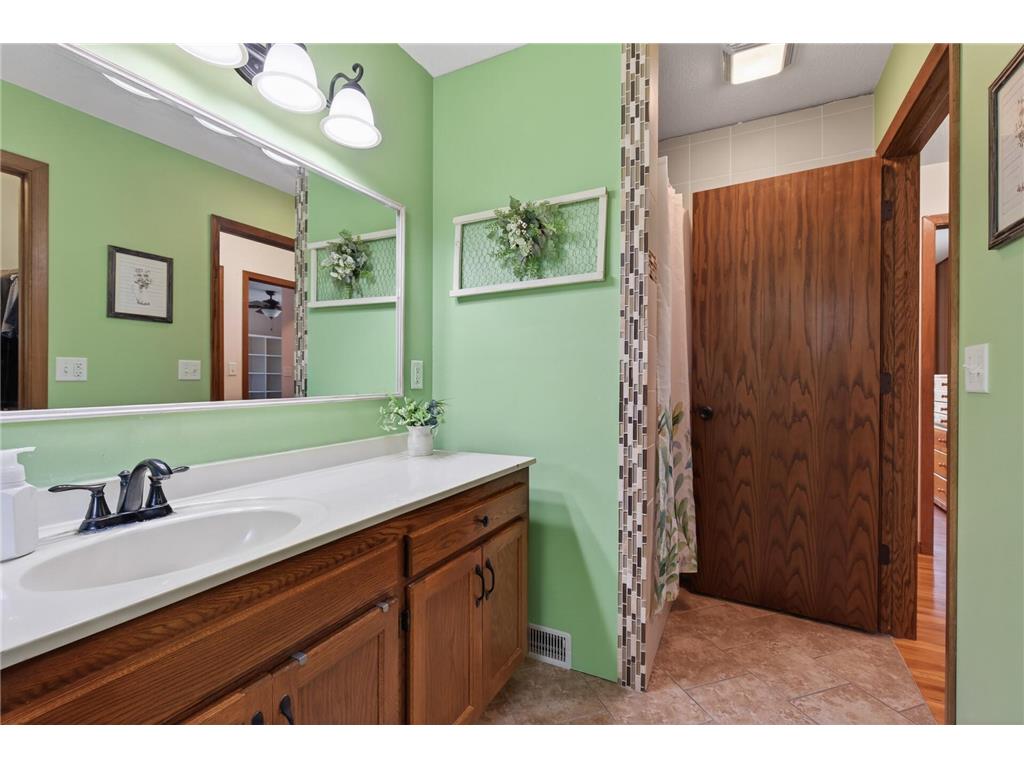 1094 Lowell Drive Apple Valley MN 55124 7092875 image30